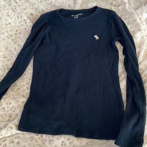 A&F kids navy sweater size 15/16 (worn)